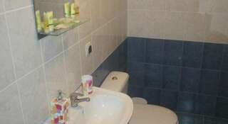 Гостиница Мини Отель Эконом Класс Калининград Четырёхместный номер с отдельной ванной комнатой-15